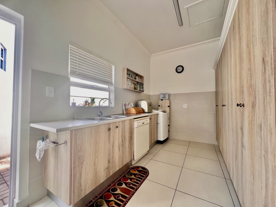 4 Bedroom Property for Sale in The Cove Western Cape